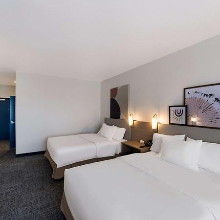 Spark By Hilton Midland South Exteriör bild
